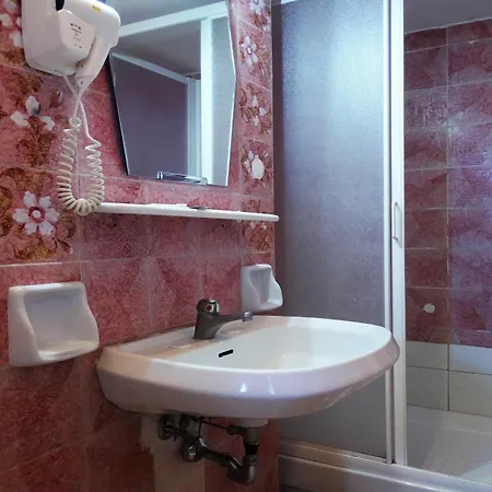 ホテル Cristina *