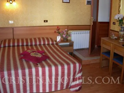 Cristina Hotel *