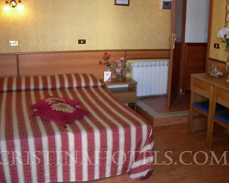 Cristina Hotel *